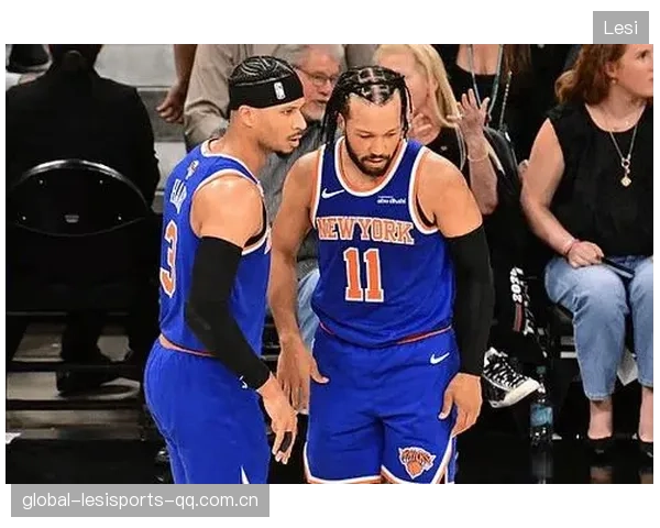 NBA尼克斯靠强对抗实现节奏推进,现场呼声爆满